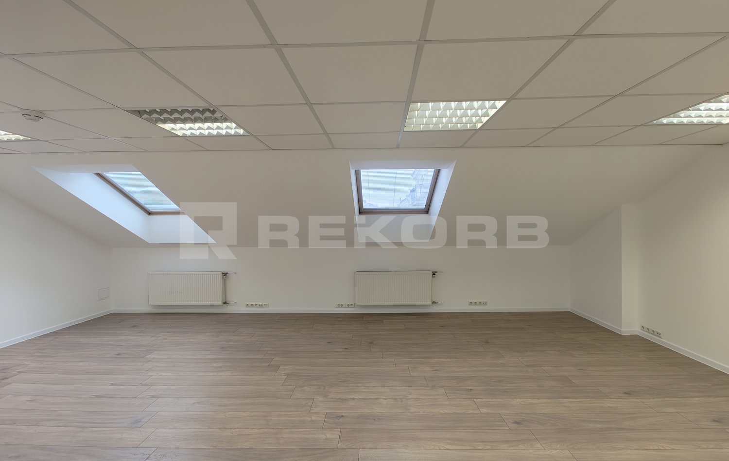 Офис в аренду 188 кв.м. в БЦ НРК - фото 1