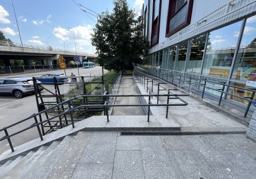 Офис у метро Пионерская в Санкт-Петербурге 1 011 кв.м. Фото №1