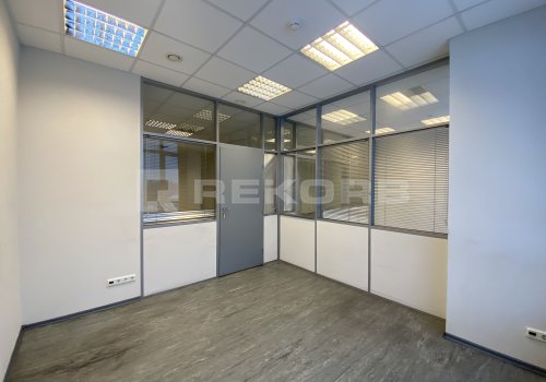 Предлагается помещение в Спб 82 кв.м. Фото №1