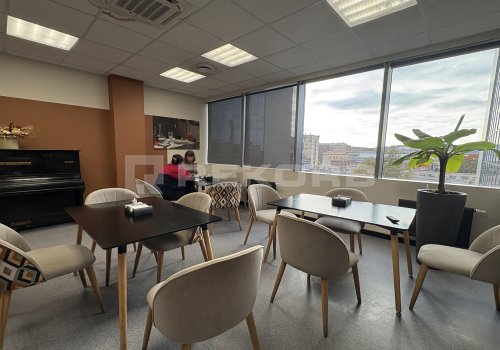 Офис у метро Выборгская в Санкт-Петербурге 435 кв.м. Фото №3