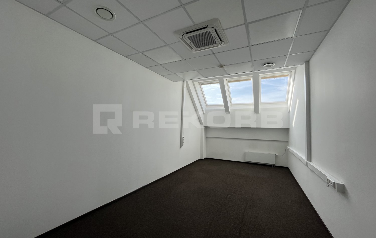 Офис в аренду 258 кв.м. в БЦ Hanin Plaza - фото 2