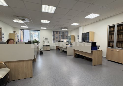 Офис у метро Выборгская в Санкт-Петербурге 435 кв.м. Фото №1