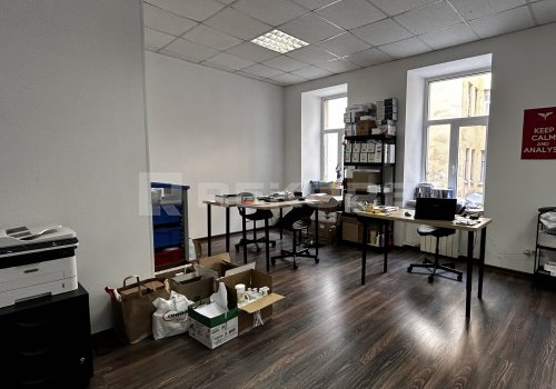 Офис у метро Спортивная в Санкт-Петербурге 64 кв.м. Фото №1