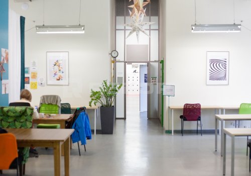 Сдается в Санкт-Петербурге  кв.м. Фото №1