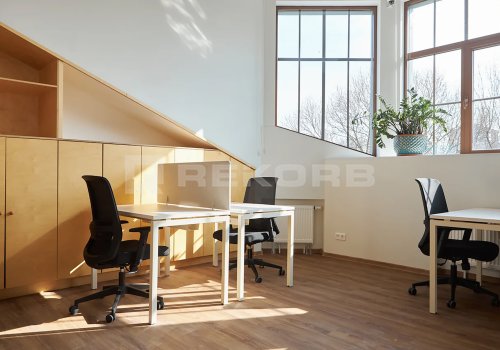 Сдается в Санкт-Петербурге  кв.м. Фото №1