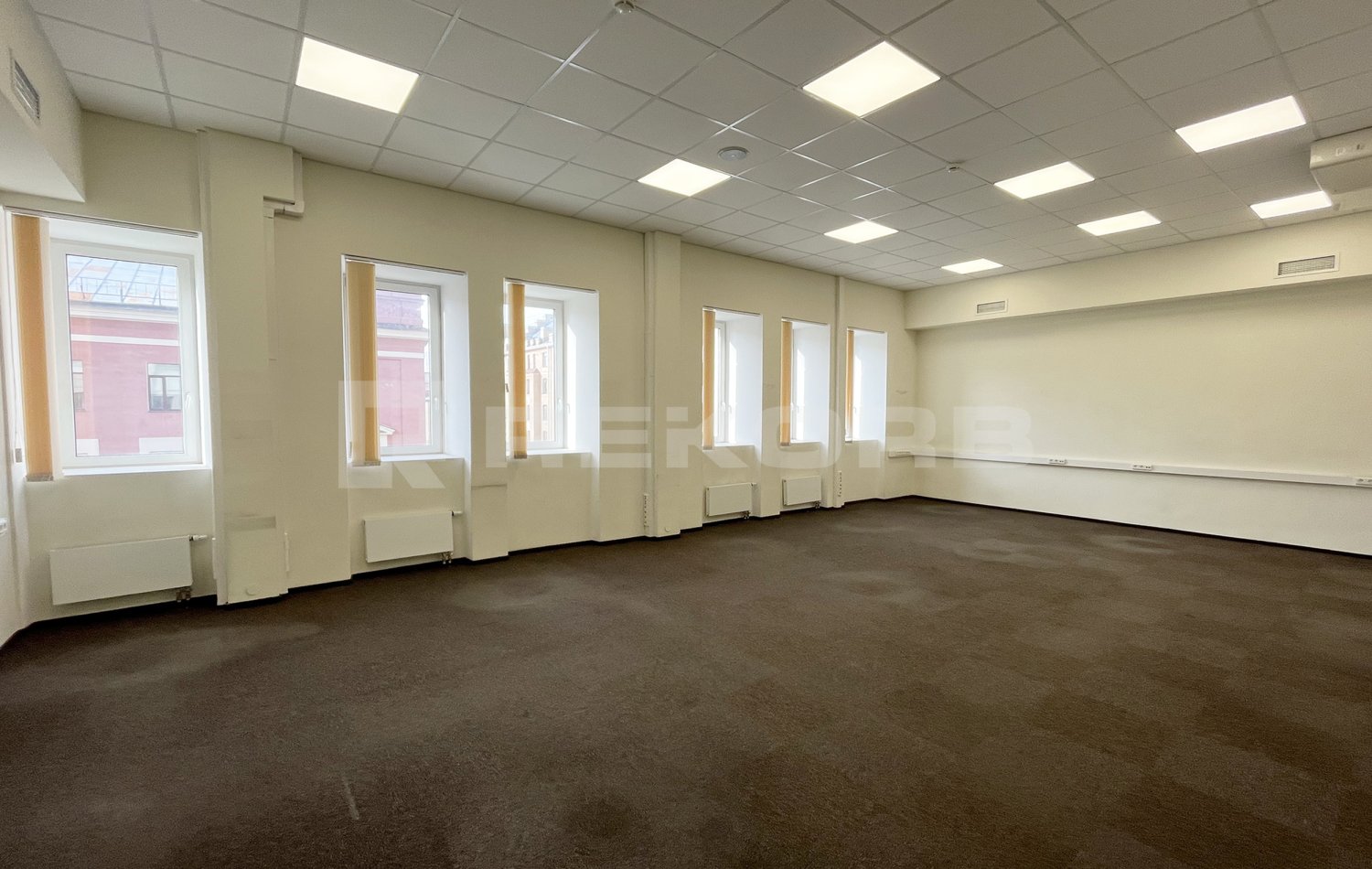 Офис в аренду 258 кв.м. в БЦ Hanin Plaza - фото 1