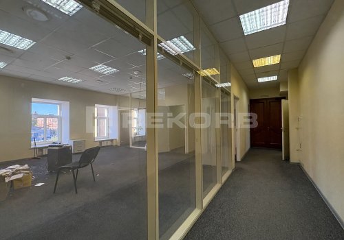 Предлагаем офис в Санкт-Петербурге 187 кв.м. Фото №1