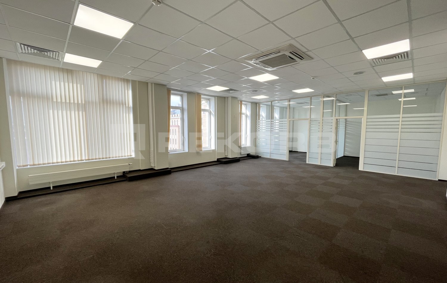 Офис в аренду 258 кв.м. в БЦ Hanin Plaza - фото 4