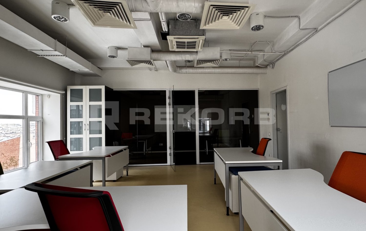 Офис в аренду 77 кв.м. в БЦ ПетроКонгресс - фото 1